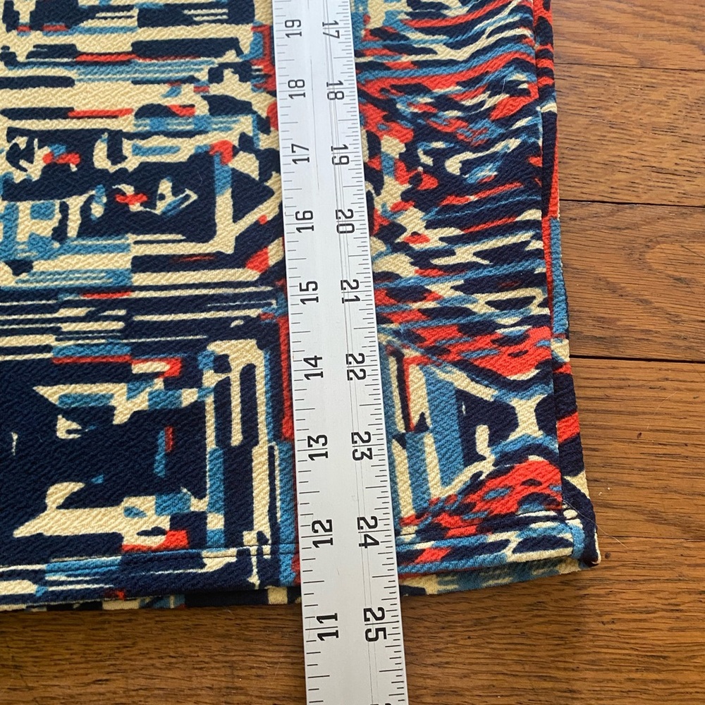 LulaRoe women’s Aztec print skirt - size L - Picture 3 of 6